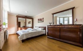 Super Comfort Flat For You Near The Metro.