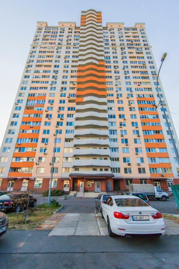 Super Comfort Flat For You Near The Metro. Київ Екстер'єр фото